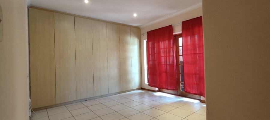 To Let 4 Bedroom Property for Rent in Newton Park Eastern Cape